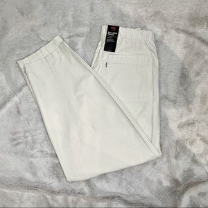 Levi’s Premium Women’s Pleated Balloon Pants (26)